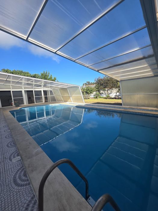 Espaço para eventos piscina coberta