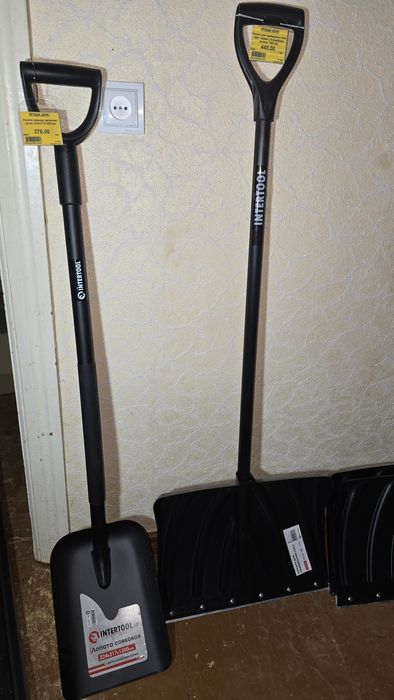 Лопати снігозбиральні/совкові