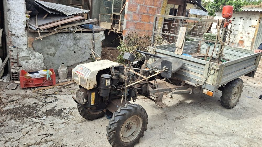 Motocultivador com reboque motor lombardini