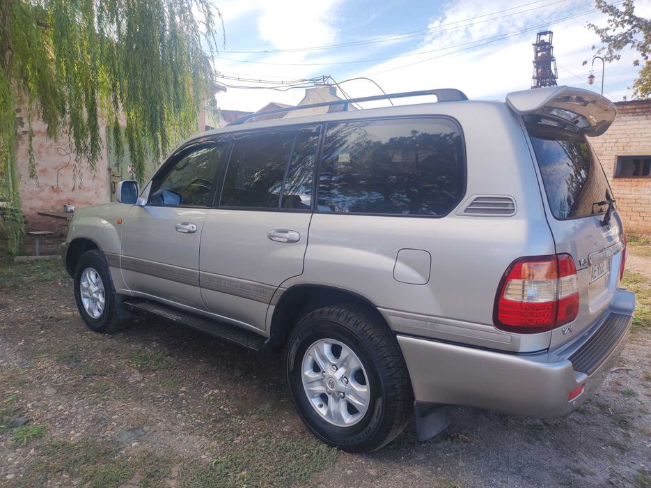 Продам Land Cruiser 100