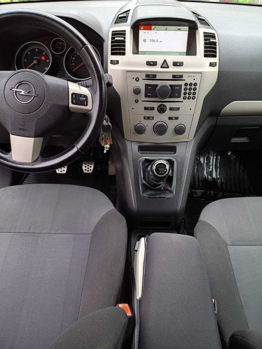 Продаю авто opel zafira 2008