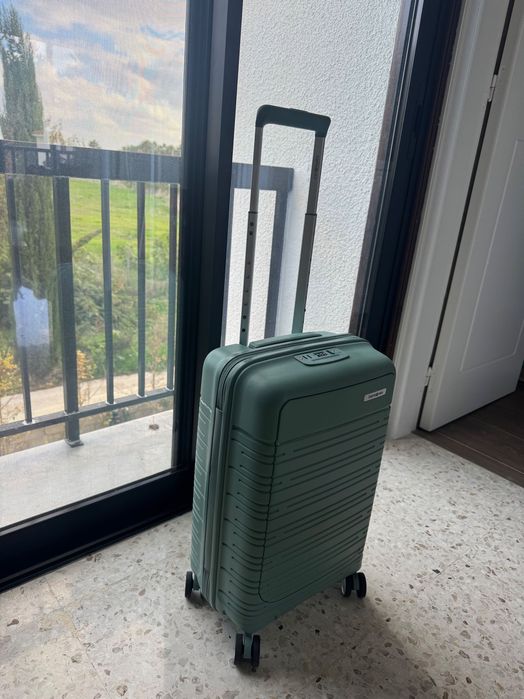 Samsonite carry-on bag luggage