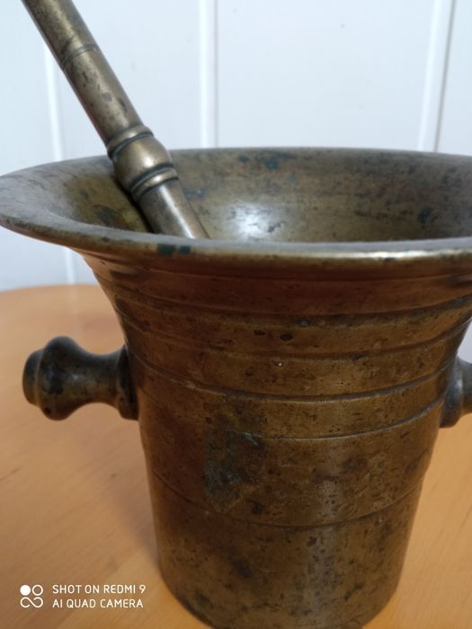 Piękny antyczny moździerz XIX/ XX wiek