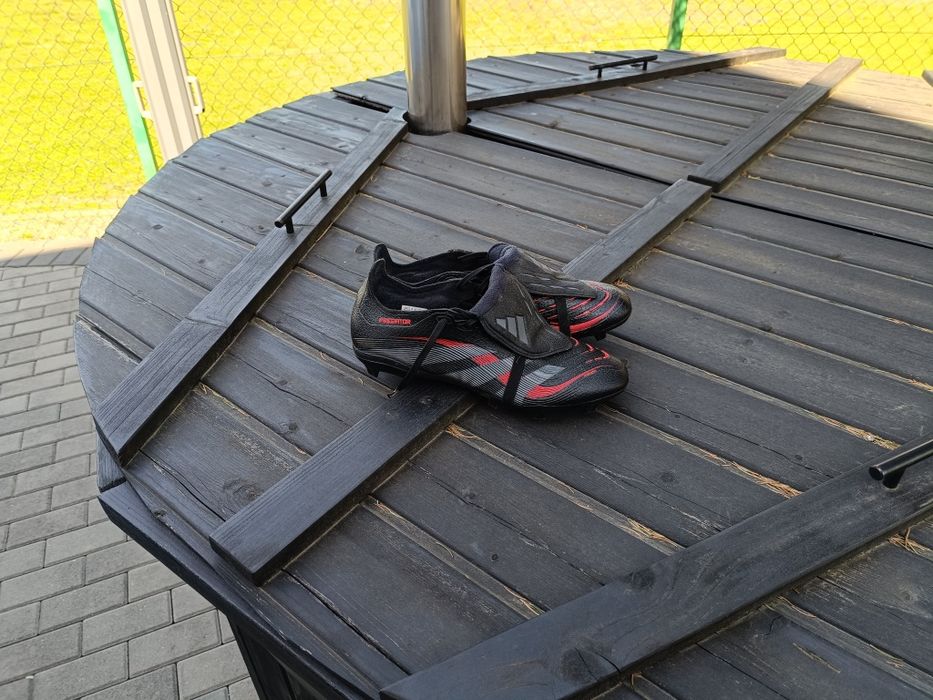 Buty Lanki adidas predator league  rozmiar 42