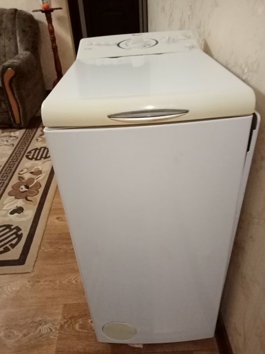 Продам стиральную машинку Whirlpool б/у не работает электроника