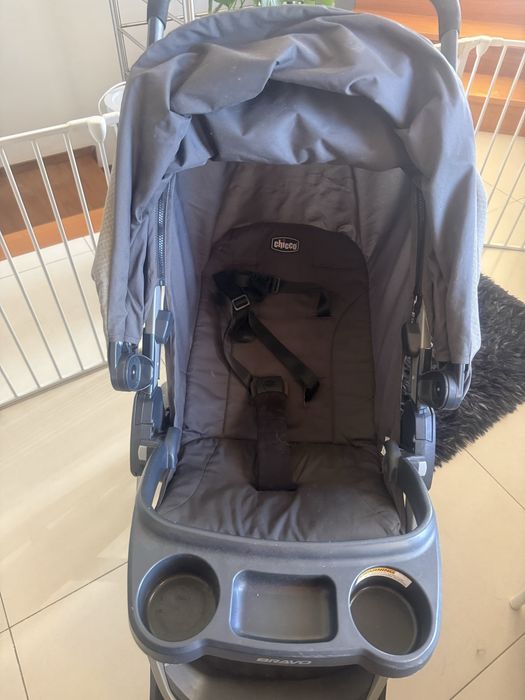 Carrinho de bebe Chicco  + cadeira Auto (ovo) com base
