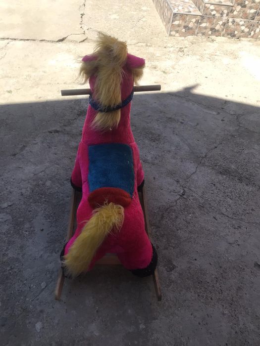 Детская лошадка-качалка продаю