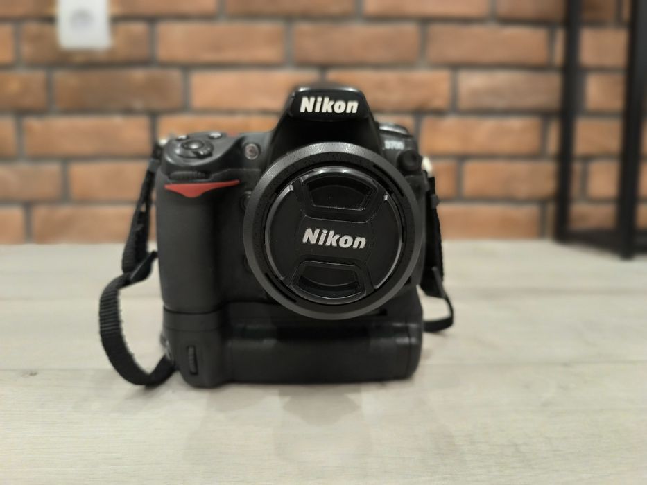 Nikon D700, Komplet Grip, karty, 2 Baterie, Obiektyw