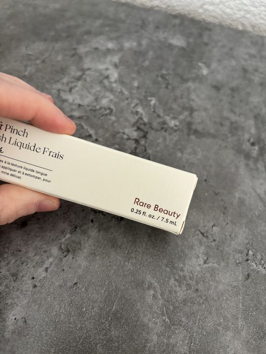 Róż w płynie Rare Beauty Soft Pinch Liquid Blush viral trwały glow