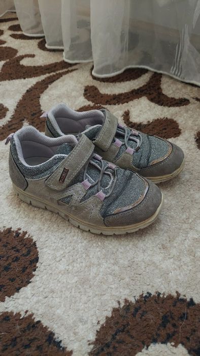 Кросівки 30 р. для дівчинки