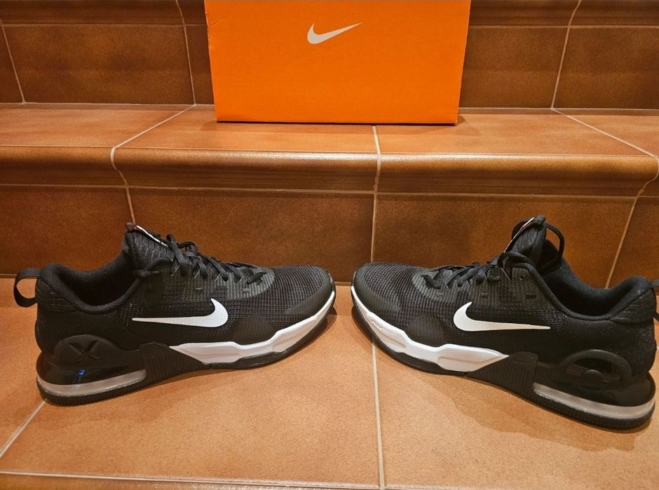 Sapatilhas NIKE (45) - NOVAS!!! (desde 35€)