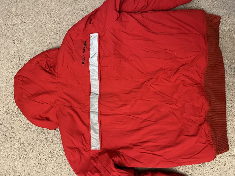 Бомбер Helly Hansen