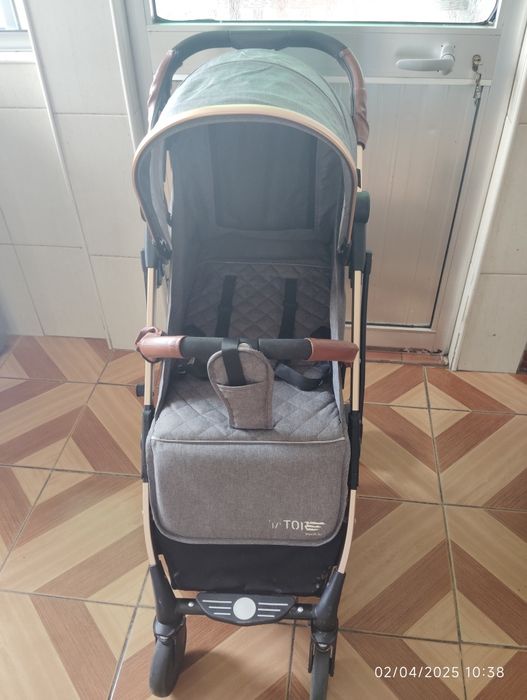 Vendo carrinho de bebê impecável