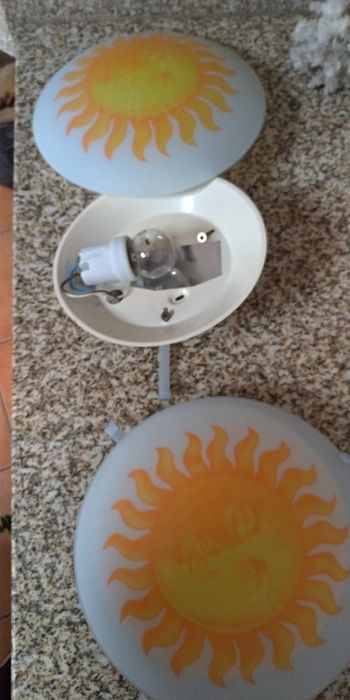 Candeeiro de parede.