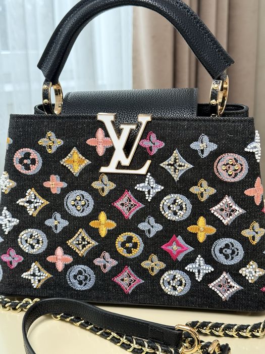 Сумка Louis Vuitton Capucines MM Black Multicolor Embroidered Monogram