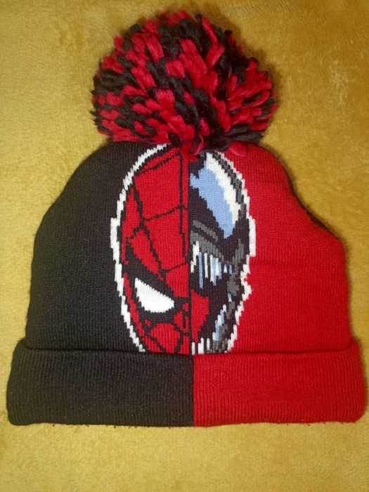 Шапка Marvel на 10-13 років