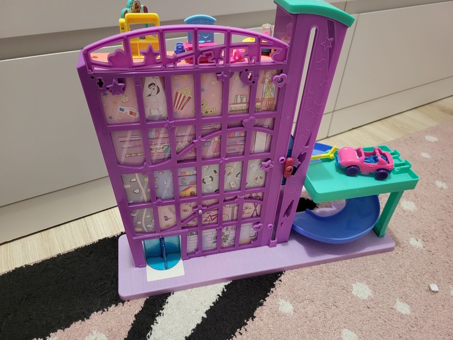 Polly Pocket  shopping