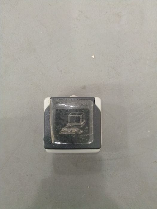 New tokens for international use, €1.50 each; I have 10 tokens64553187837058122