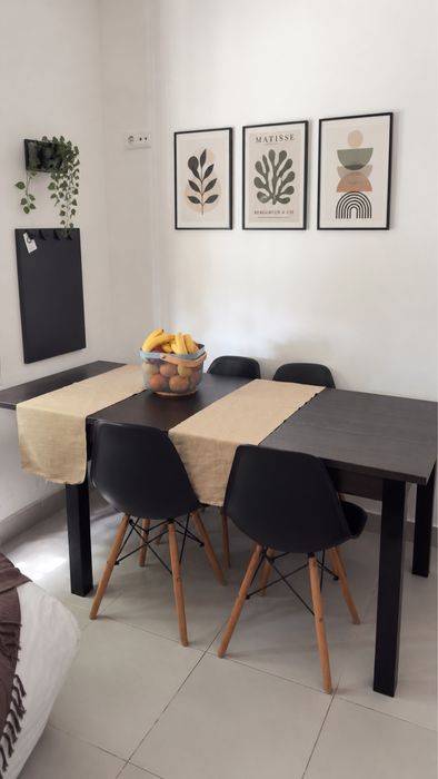 Mesa extensível IKEA com 4 cadeiras