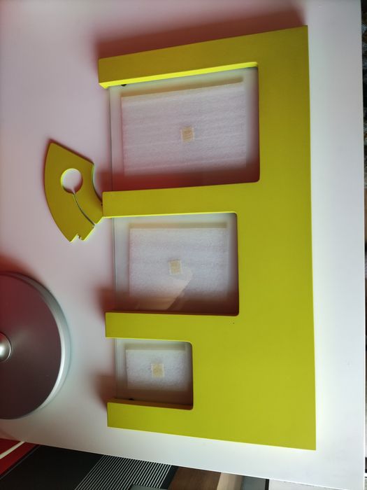Moldura para 3 fotografias, para pendurar ou pousar