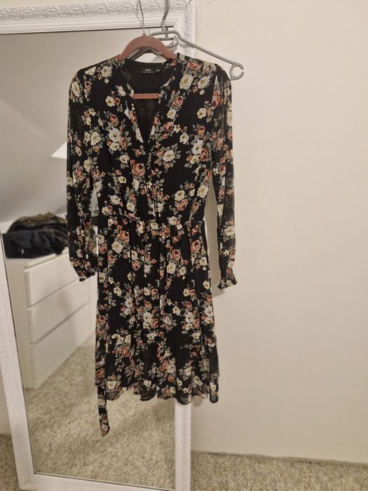 Sukienka kwiaty Carry 38