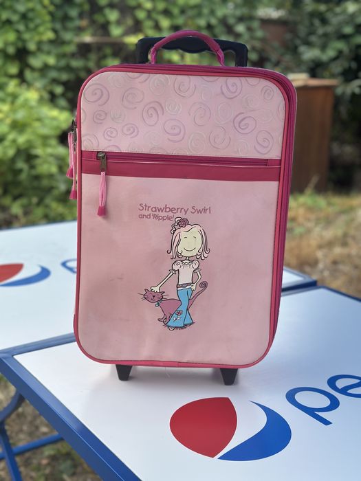 Валіза дорожня дитяча.