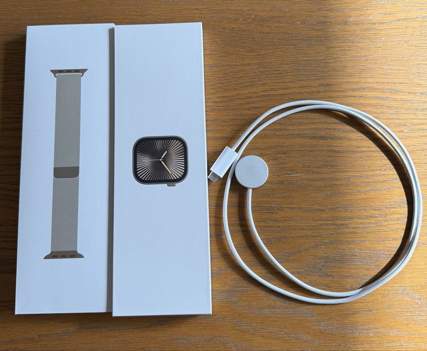 Apple Watch Series 10 GPS + Cellular koperta 46mm tytan złoty bransoleta mediolańska + silikonowy pasek w zestawie