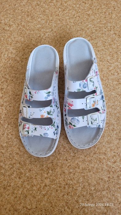 Klapki buty medyczne nowe 41
