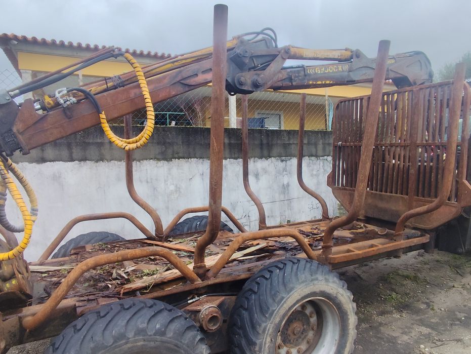 Reboque e grua florestal  costa