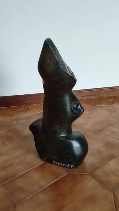 Estatueta em pedra design