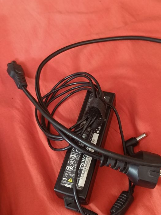 Продам ноутбук lenovo v570e более хорошем состоянии