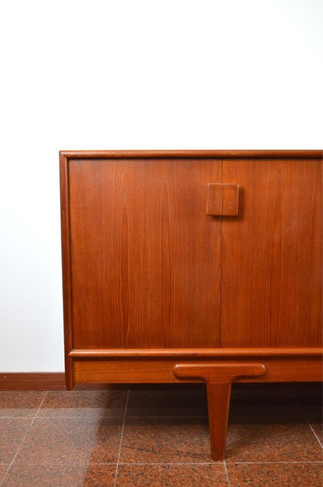 Aparador em teca de E. Johansson