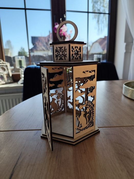 Lampion w koty że sklejki