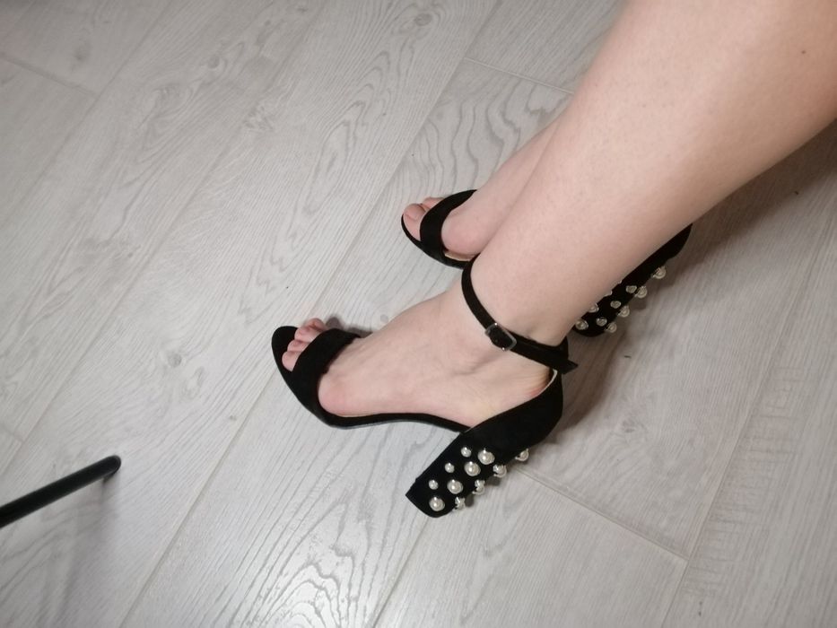 ножки в босоножках 