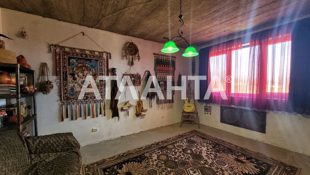 Будинок в Остриці