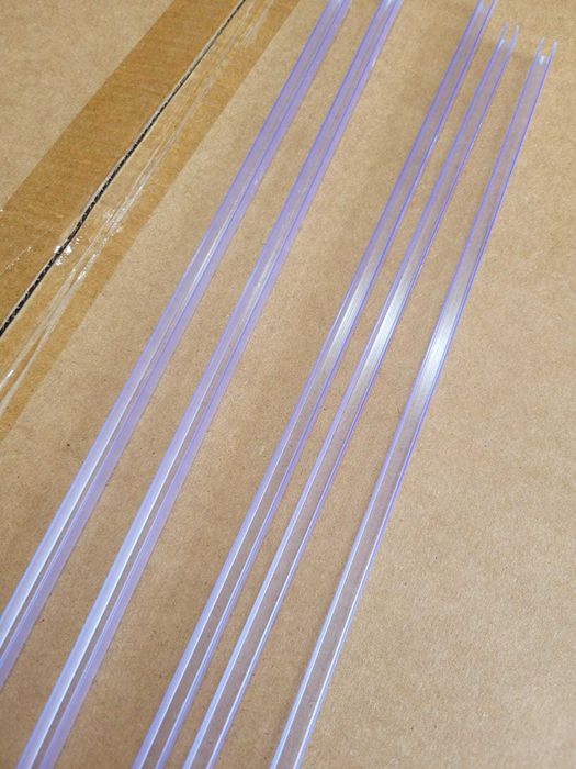 Perfis Plásticos Rígidos em PVC – Tiras de Acabamento 100mmx7mmx10mm