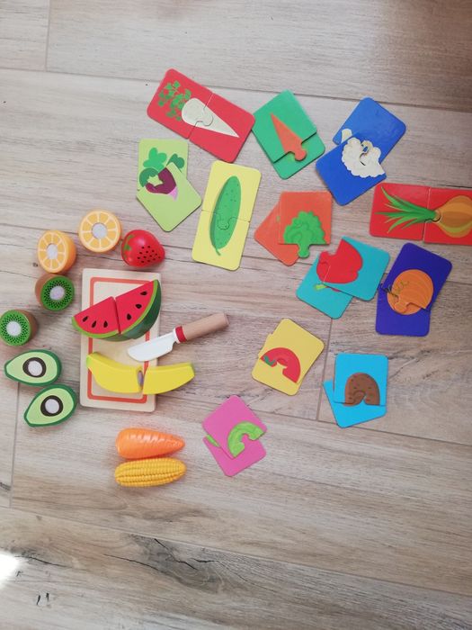 Zestaw owoców drewnianych