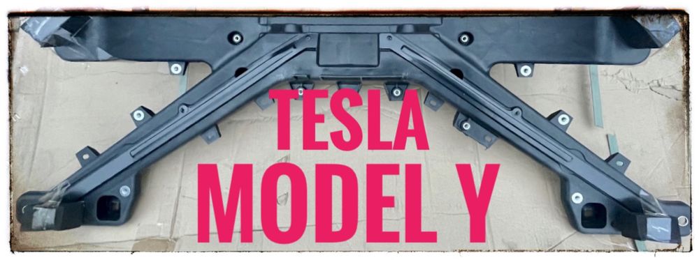 Панель передня (телевізор) Tesla model Y