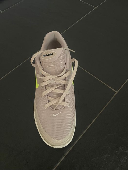 Ténis Nike novos