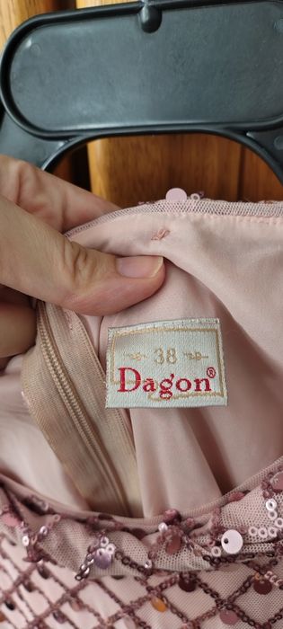 Sukienka w cekiny Dagon 38