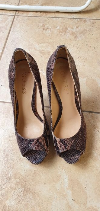 Buty szpilki GUESS rozmiar 36 wkładka 23cm wysokość 12cm
