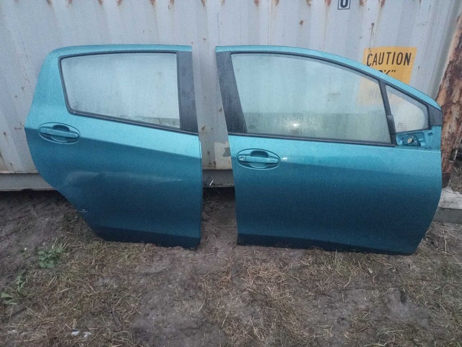toyota YARIS III 2011- 2020 drzwi prawy przód