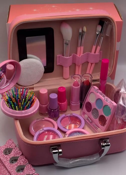 Дитяча косметика в кейсі