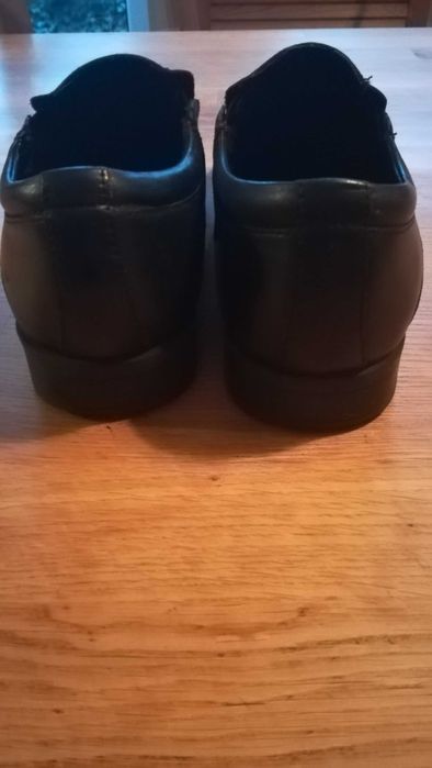 Eleganckie buty dla chlopca r. 37