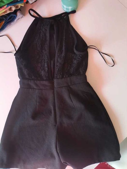 Czarny krótki wizytowy kombinezon koronka plecy New Look