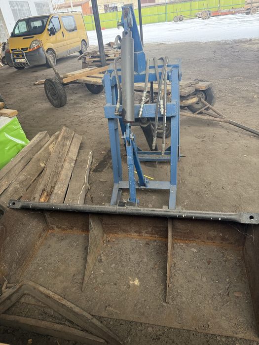 Погрущик на трактор