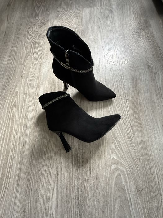 Черевики замшеві