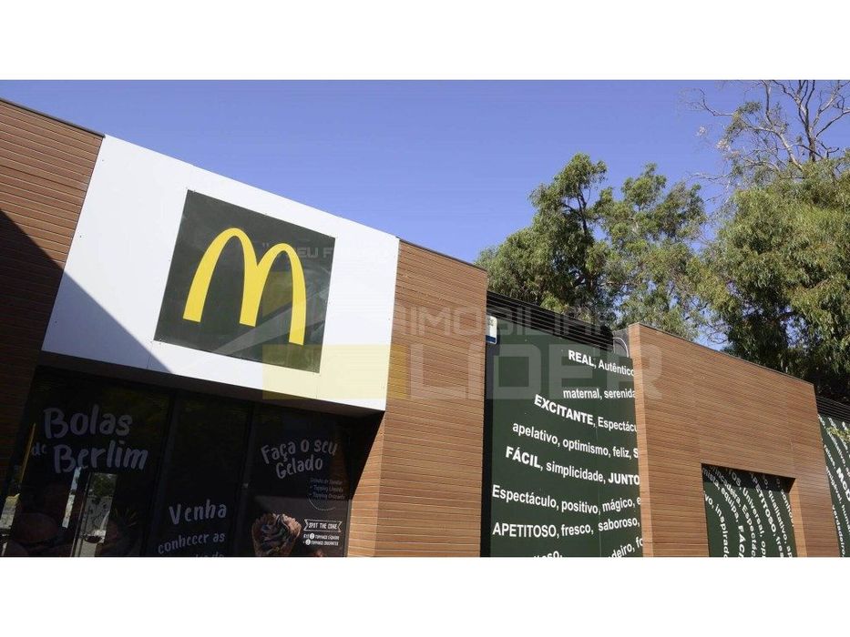 Oferta de Verão oferecemos a escritura.
Excelente Apartamento T3 m...