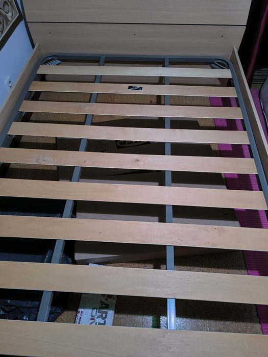 Cama casal.Muito bom estado.