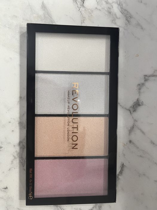 NOWA paletka cieni/rozświetlaczy Revolution